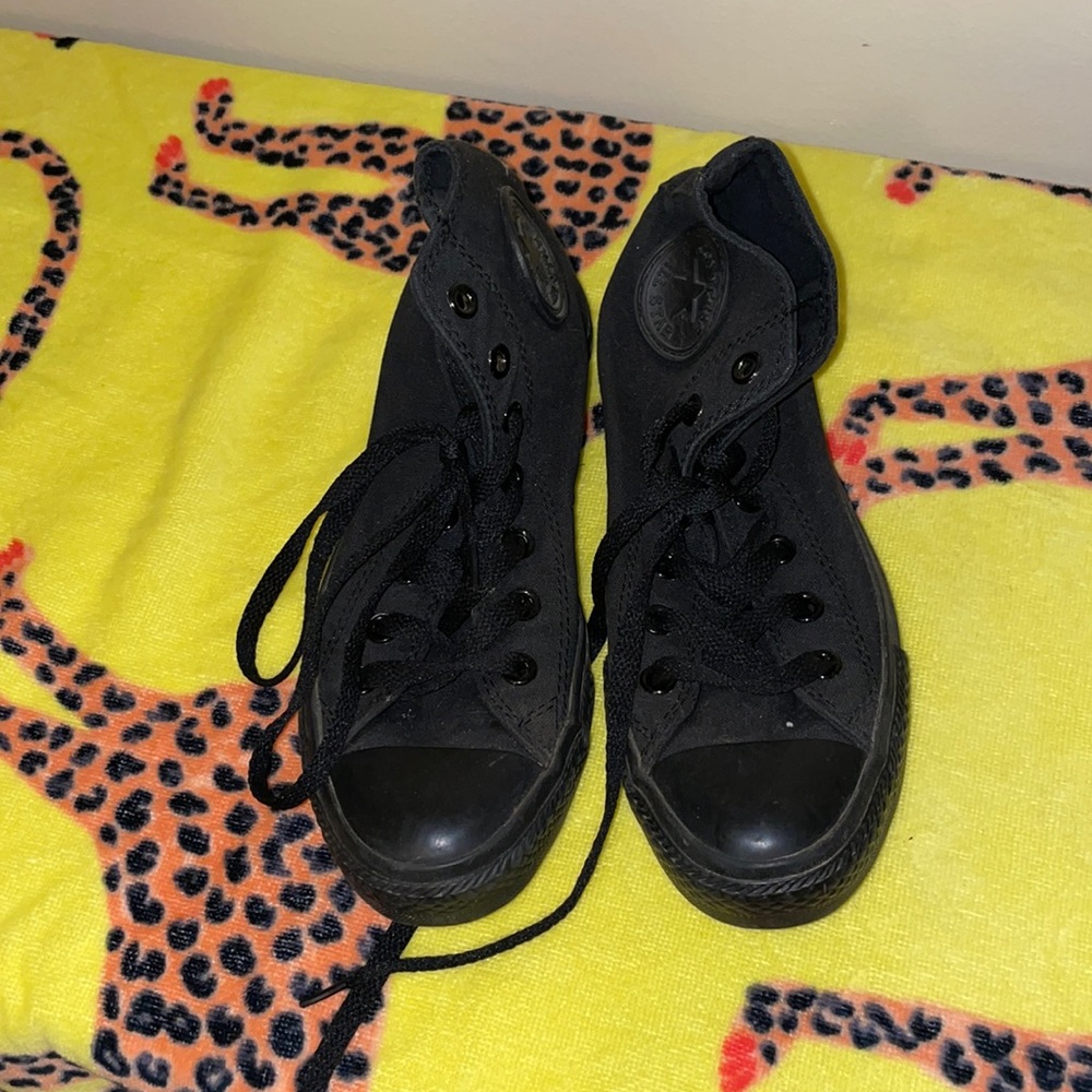 Black converse
